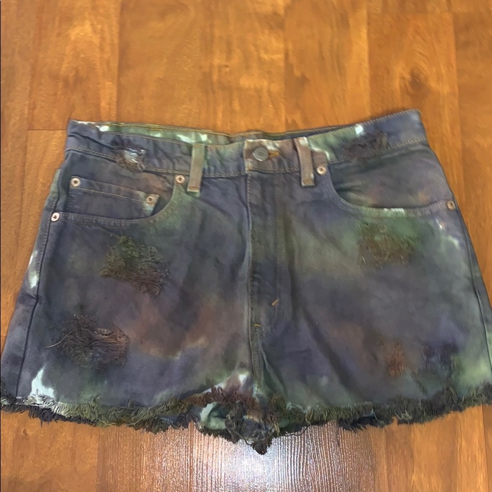 Levi’s | camo distressed shorts